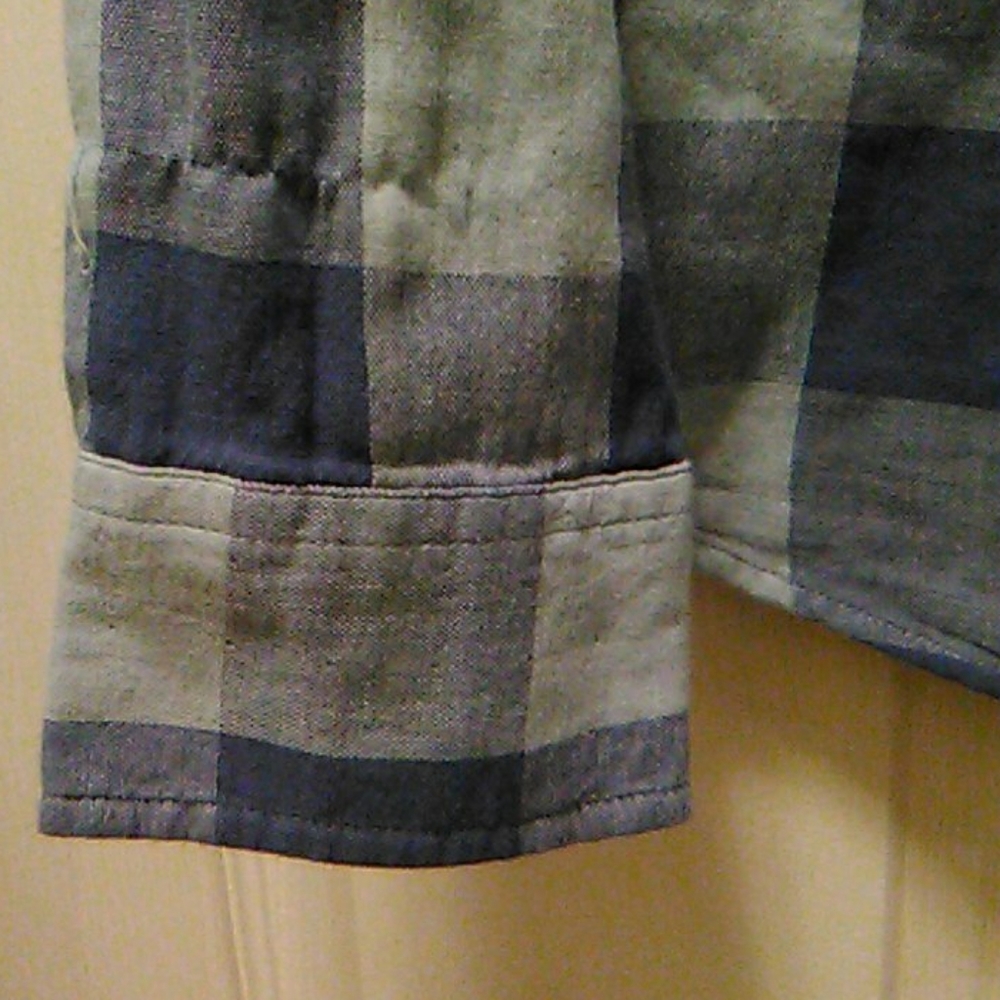 Nwt Men'sLong sleeve plaid shirt (S) - Picture 5 of 8